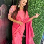 Dipika Kakar Instagram - Shoot from home!! Shot for an episode of Dance Deewane From home!! I was super excited & nervous to be in conversation with Madhuri ma’am & that too on her birthday ❤️ 😍@madhuridixitnene ❤️…. it was a great experience…. Vlog coming really sooooonn!!!! . . . Styled by @stylebytaashvi Saree by @aparnakfashion Earrings and Bangles by:@rubansaccessories @oakpinionpr makeup by: @im_mr_ketzsolzofficial_