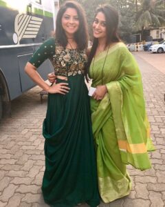 Dipika Kakar Instagram - Such a coincidence to meet my school mate @sonalee18588 shooting at the same venue.👭😄 #destiny #oldfriends #memories #schooltime #luckyme #goodday