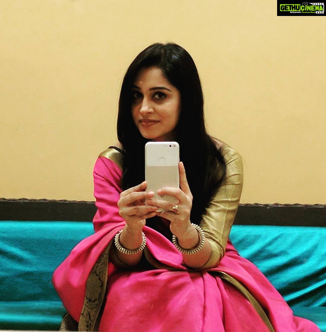 Dipika Kakar Instagram - Mirror selfies are my absolute favorite 😁😁😁😁
