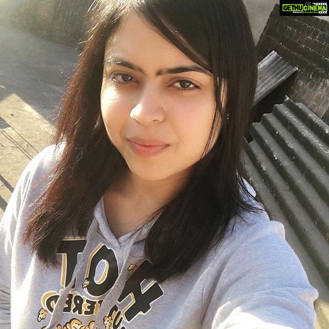 Dipika Kakar Instagram - my cutie has had a hair makeover n look how adorable she looks love u @sabaibrahim93 πππππππππ #Repost @sabaibrahim93 with @repostapp γ»γ»γ» #sunny #sunny ππ #lovingthesunshine #coldweather #walkontheterrace #bhopaldiaries