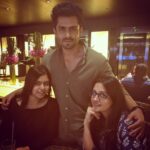 Dipika Kakar Instagram - A dinner at our fav place with my fav people wen a huge target beings from tomorrow!!! Awaiting too see a better newer😊😊😊😊 Love u guys @sabaibrahim93 @shoaib2087 Sahara Star