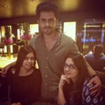 Dipika Kakar Instagram - A dinner at our fav place with my fav people wen a huge target beings from tomorrow!!! Awaiting too see a better newer😊😊😊😊 Love u guys @sabaibrahim93 @shoaib2087 Sahara Star