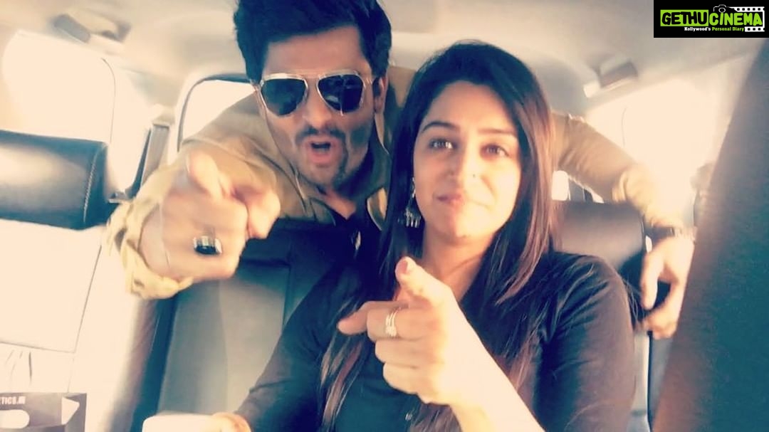 Dipika Kakar Instagram - and once again our on the way mastiiiiii 😜😜😜😜 !!!! nachange saari raaaatttttt @shoaib2087