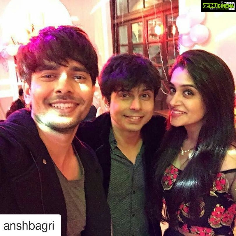 Dipika Kakar Instagram - #Repost @anshbagri with @repostapp γ»γ»γ» Had so much fun working With beautiful and most humble , sweet and cute #star @ms.dipika from #sasuralsimarka. π #colorstv #daysofatree #dailysoap #promotions #bollywood #hindifilms #actors #delhi #mumbai