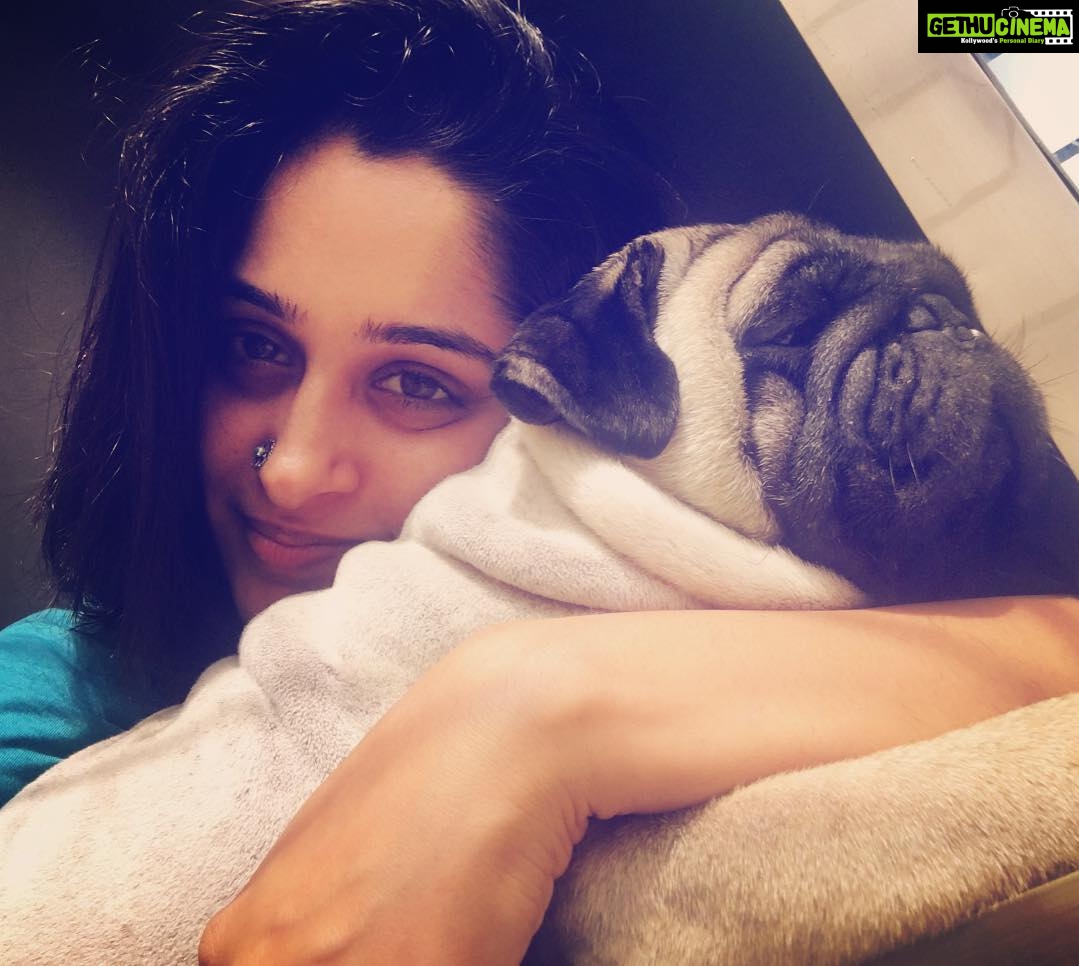 Dipika Kakar Instagram - My partner in lazing around!!! lazy sunday!!!!