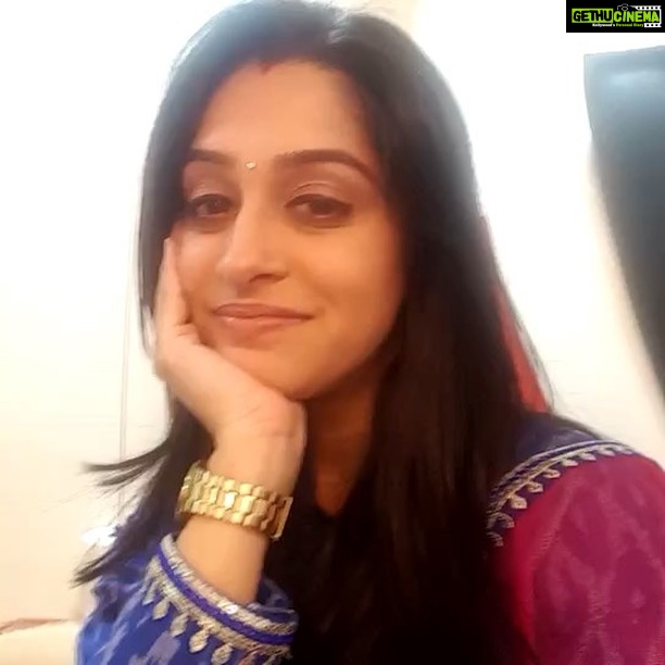 Dipika Kakar Instagram - timepass between shots 😜😜😜😜
