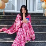 Dipika Kakar Instagram - Missing this amazing place !!! @saba_ka_jahaan @shoaib2087 chalo wapas chalein!! 🙈😜 . . . Thank you for amazing hospitality @luxurybungalows @ssubsingh . . Im wearing @laglitsbychhavi @dinky_nirh ❤️