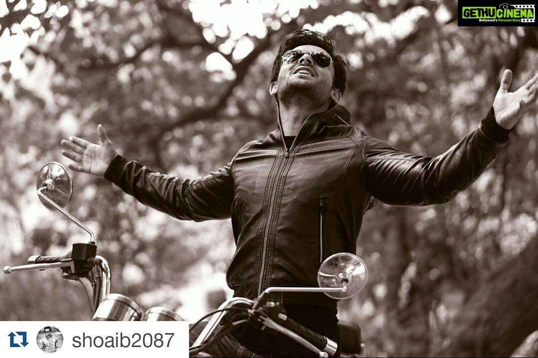 Dipika Kakar Instagram - #Repost @shoaib2087 with @repostapp ・・・ Today is the #FAN day!!!! Thank you @iamsrk for being our inspiration!!! We will always proudly follow you!!!! And here i try my best to immitate ur pose!!!
