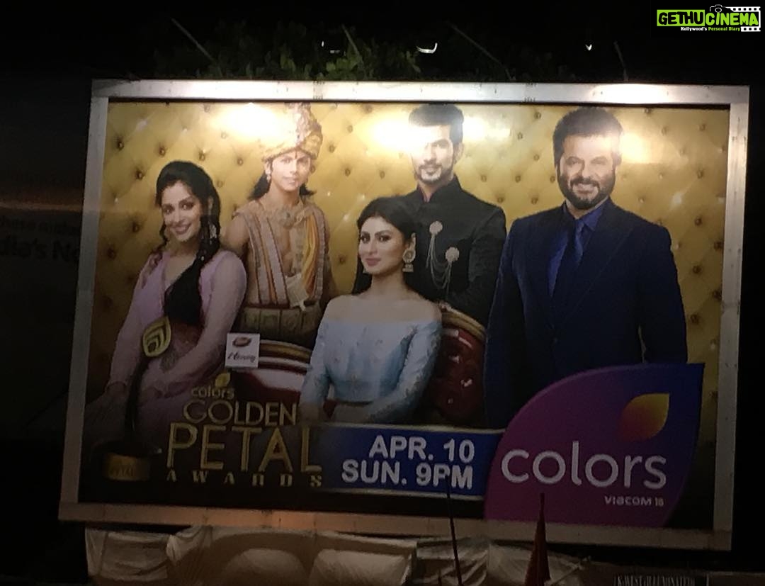 Dipika Kakar Instagram - We r coming!!!! Watch us the entire #colors family on the 10th of April 9pm!!!! #goldenpetalawards #goldenpetalawards2016 #colorstv