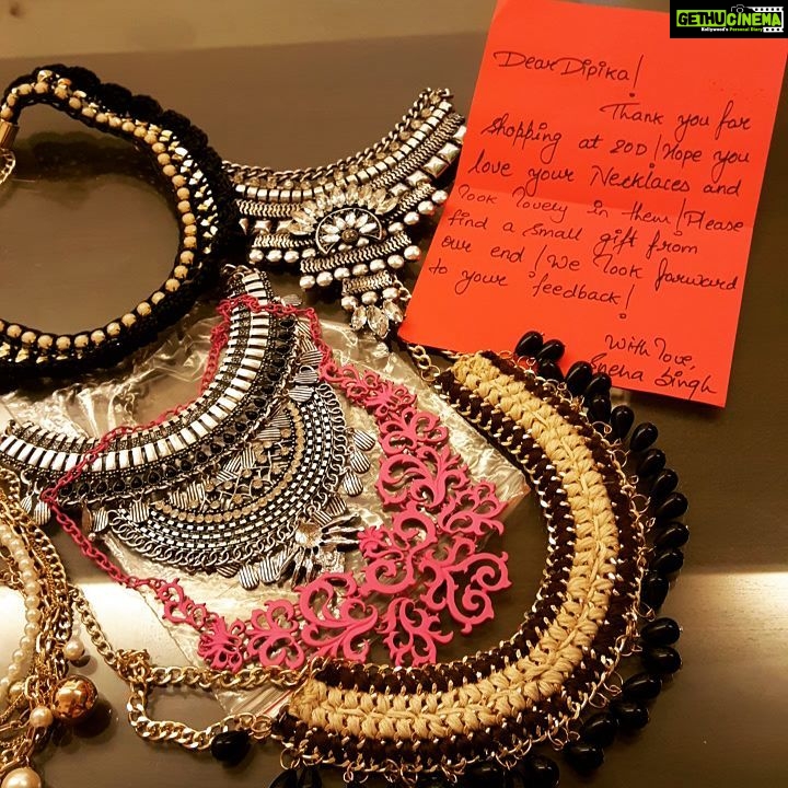 Dipika Kakar Instagram - Thank you @20dresses i loveeee all the neckpieces cant wait to put them on!!!! and yes the gift is an cute pretty one!!! thank you!!!