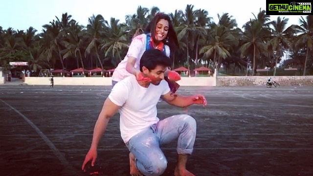 Dipika Kakar Instagram - I can't complain but i can reply. bilkul sahi kaha @shoaib2087 bura na mano holi hai😜😜😀😀😀😀