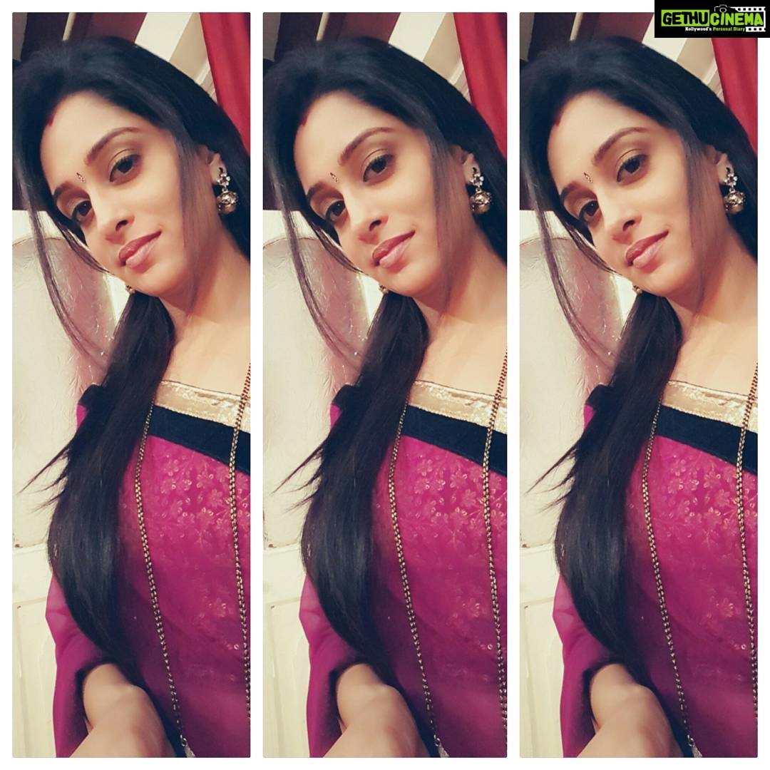 Dipika Kakar Instagram - working sunday!!!!!