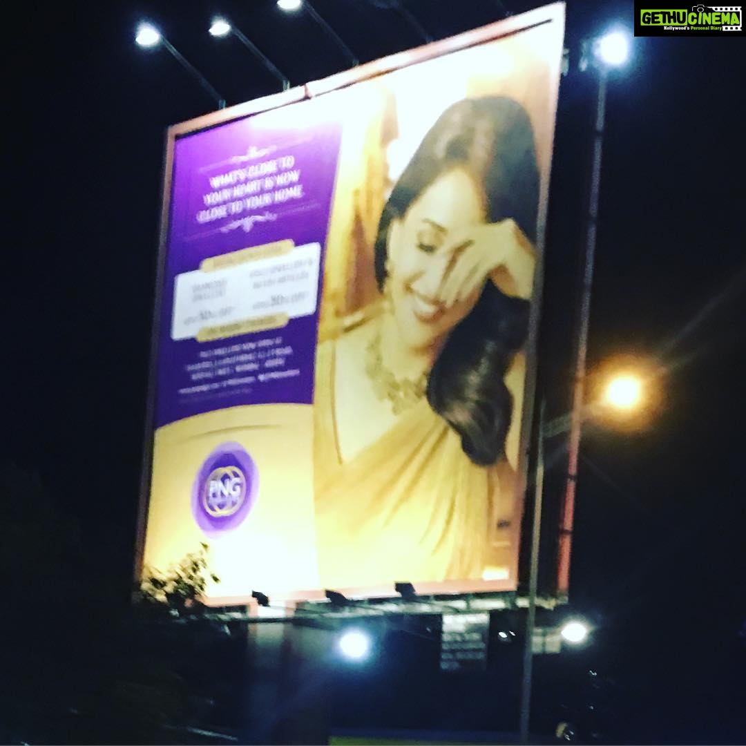 Dipika Kakar Instagram - Just love her!!!!! Proud to be your fan ma'am!!!! Love u sooooo muchπππππ @madhuridixitnene