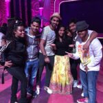 Dipika Kakar Instagram - And thats his amazing team!!!!! Full fleged rehersals for Golden Petal Awards!!! Lets rock it guys!!!! @salmanyusuffkhan @bhawnakhanduja
