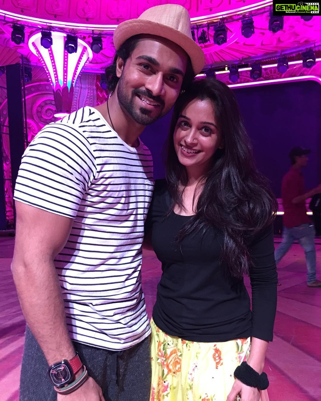 Dipika Kakar Instagram - Great experience working with a super talented choreographer @salmanyusuffkhan!!!!