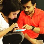 Dipika Kakar Instagram - #Repost @sabaibrahim93 with @repostapp. ・・・ bhai teaching snapchating to dipi di 😆 @ms.dipika @shoaib2087 🙈😁 #snapchat #snapchataddiction