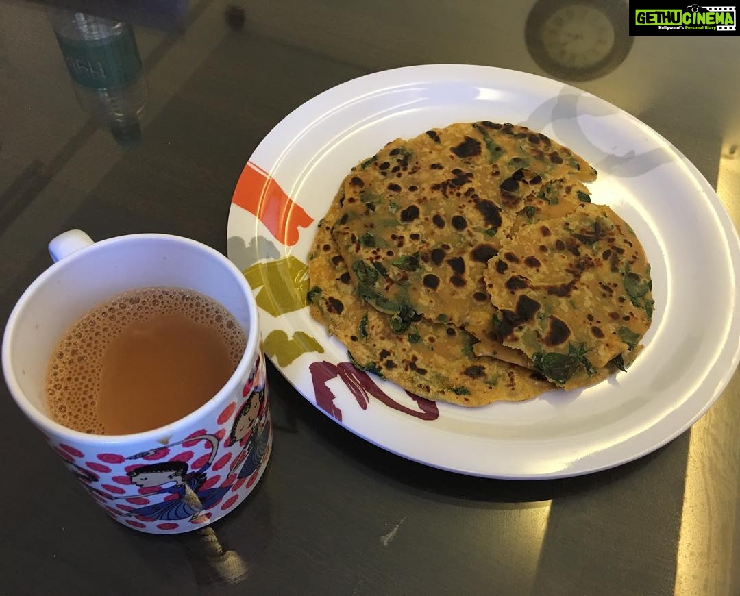 Dipika Kakar Instagram - Pampereing myself😍 cooked msl tea n methi ka paratha for breakfast missing u guys @shoaib2087 @sabaibrahim93 @deepakramola @jyotsnachandola