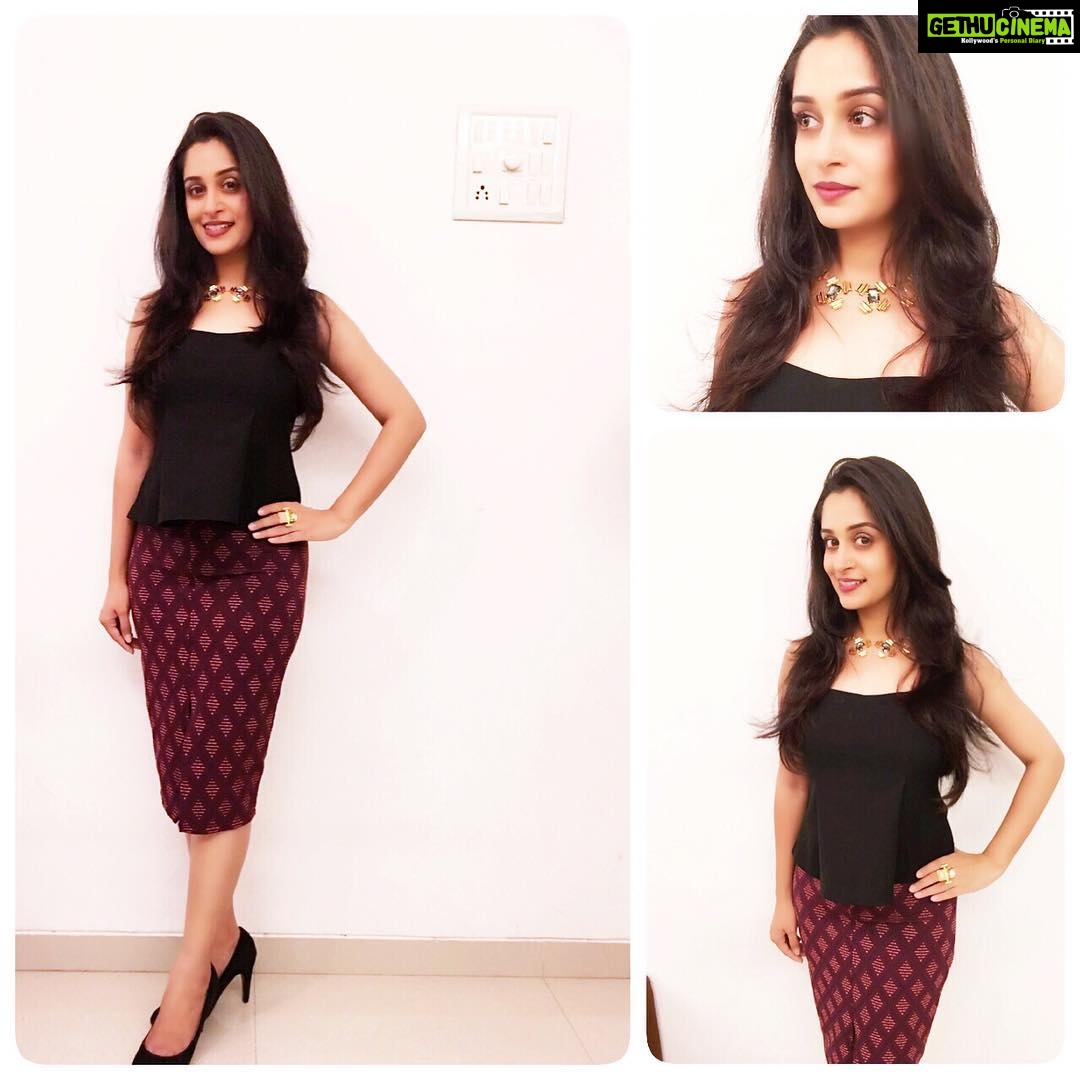 Dipika Kakar Instagram - All set for #IndianTellyAwards nominations party in @zaraindiaofficial and @bblinggaccessories, styling by @_ankiitaa_ #ita2015 #indiantellyawards2015