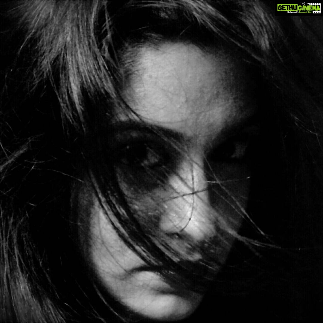 Dipika Kakar Instagram - Every day, every moment in life is not smooth but that doesnt mean tough times r bad instead they are the ones who teach us to value the good times..... #value #happiness #life #goodmoments