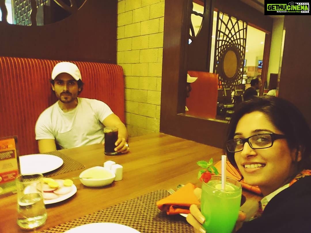 Dipika Kakar Instagram - Early packupppp!!!! Shopping followed by dinner..... @shoaib2087 thanks for ur company...not that u had an option hahahahahahaha 😜😜😜😜
