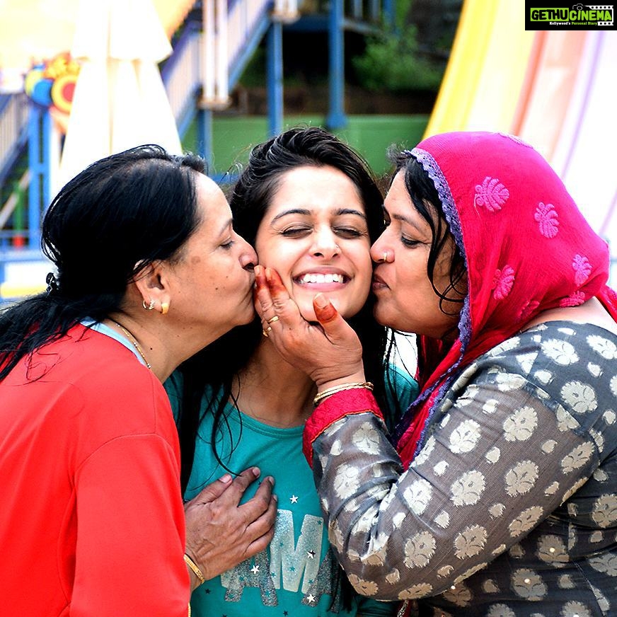 Dipika Kakar Instagram - This ones my fav....@shoaib2087 @sabaibrahim93 @jyotsnachandola