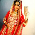 Dipika Kakar Instagram - Asalaamwalaykum.....Its Eid tomorrow... and i get to get ready today 😊😊😊..... Eid mubarak in advance.... @shoaib2087 @sabaibrahim93