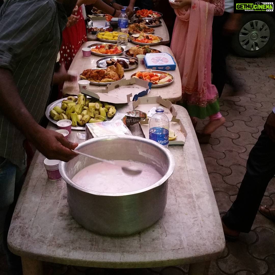 Dipika Kakar Instagram - We wait for ramzan the whole year... its a different joy during iftaari.... everyone gets together to eat 😊😊😊.... @sabaibrahim93 @shoaib2087