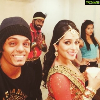 Dipika Kakar Instagram - Together we can and we will!!!!! 😍😍😍😍😍 @khushu712 @vabs_perfectentertainer @ashutosh_1505 @shoaib2087 #dance #jhalakdikhlajaseason8 #JhalakReloaded #colorstv