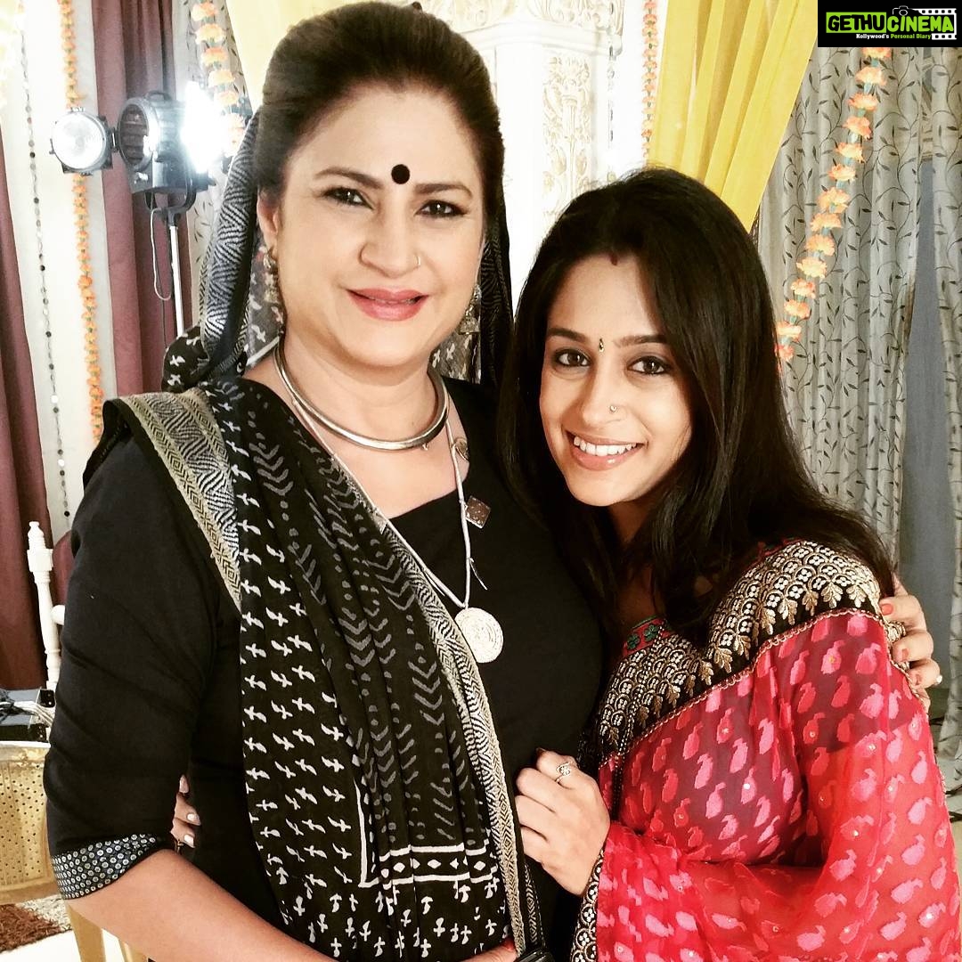 Dipika Kakar Instagram - Pleasure to shoot with her..... i have watched and adored her from childhood.... and my love for her increases wen i meet her... immense love warmth and positivity all around her.... welcome to ssk mam...😙😙😙😙 @iam_kunickaasadanand