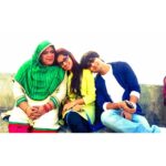Dipika Kakar Instagram – one of my fav clicks….. masti @marine drive… peace @shoaib2087 @sabaibrahim93