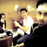 Dipika Kakar Instagram – Memories 😃 😃 😃 😃 chilling over a coffee… Remembering the best and the worst times spent together… Such r friends…. @shoaib2087 @deepakramola #memories #coffee #friends #life #bond