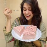 Dipika Kakar Instagram - Okkkkk Everybodyyyy..... This is a flavour of cake Ive been wanting to make from a while.... So tried it and it has come out perfect!!! 💃🏼💃🏼💃🏼💃🏼 Rose Pistachio Mini Cakes ❤️❤️❤️❤️ N they r yummmmm!!!! Cant admire them enough 😜😜😂😂🙈🙈 . . . #rosepistachiocake #happinessisbaking