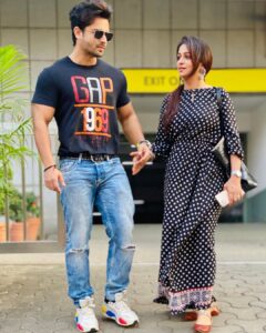 Dipika Kakar Instagram - Sunday being spent the right way!! @shoaib2087 ❤️
