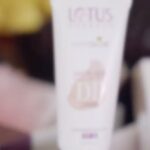Dipika Kakar Instagram – #GiveawayAlert 
Before leaving for my shoot today, I took @jacquelinef143 ’s #PhotoReadyIn2 challenge with #WhiteglowDDCreme & I further nominate @saba_ka_jahaan @kajolhsrivastav & @falaqnaazz to take up this challenge!

You can also win an exclusive  goodies signed by Jacqueline all you have to do is: 
Follow @lotus_herbals tag your 3 friends & Comment below the things you can do in just 2 minutes and win exclusive goodies signed by JACQUELINE.

#LotusHerbals #SkinCare #FlawlessSkin #glow #naturalbeauty#herbal #crueltyfree #gorgeous #beautiful #InstaBeauty #flawless #DailyDefense #photoready #mattelook #mattefinish #PhotoReadyIn2 #glam #GlamUp #glamorous #newlaunch #jacquelinefernandez #SPF20 #SunProtection #WhiteGlow