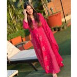 Dipika Kakar Instagram - Flaunt your Simplicity!!! . . outfit by : @meghmalhaar_ @dinky_nirh