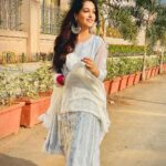 Dipika Kakar Instagram - you have to tell yourself YOU ARE FEELING BETTER..... and you actually will!!! 😊😊😊 wearing earings from my Favourite @jhaanjhariya kyunki shoaib me kaha isiliye 👇🏻 pic n edit courtesy @shoaib2087 😂😂😂