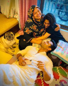 Dipika Kakar Instagram - Yes the most peaceful place is the mothers arms and sleeping in her lap❤️❤️❤️❤️ ... we both are undoubtedly having the most relaxed holiday being pamperred by Ammi 😍.... P.S: @shoaib2087 I’m her favourite 😜