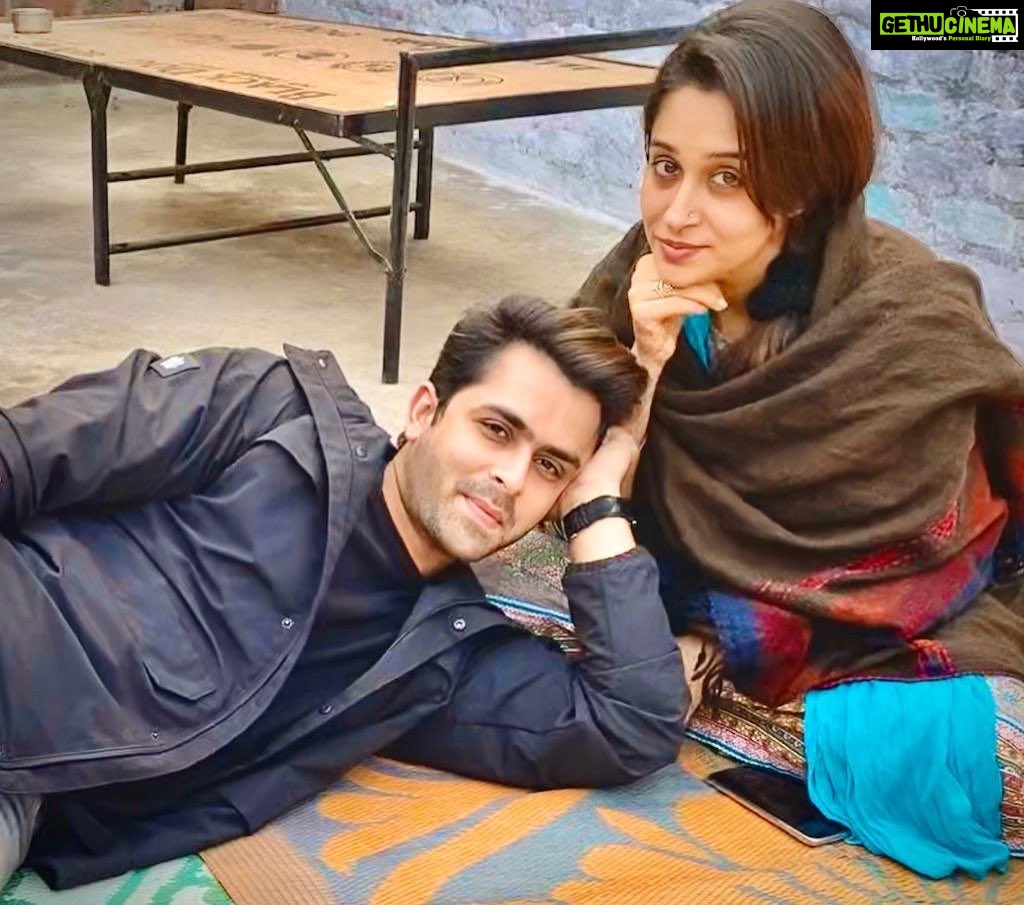 Dipika Kakar Instagram - Yahan ki meethi thand, ye chhat aur inka saath ❤️❤️❤️❤️ @shoaib2087 #alhamdulillahforeverything❤️