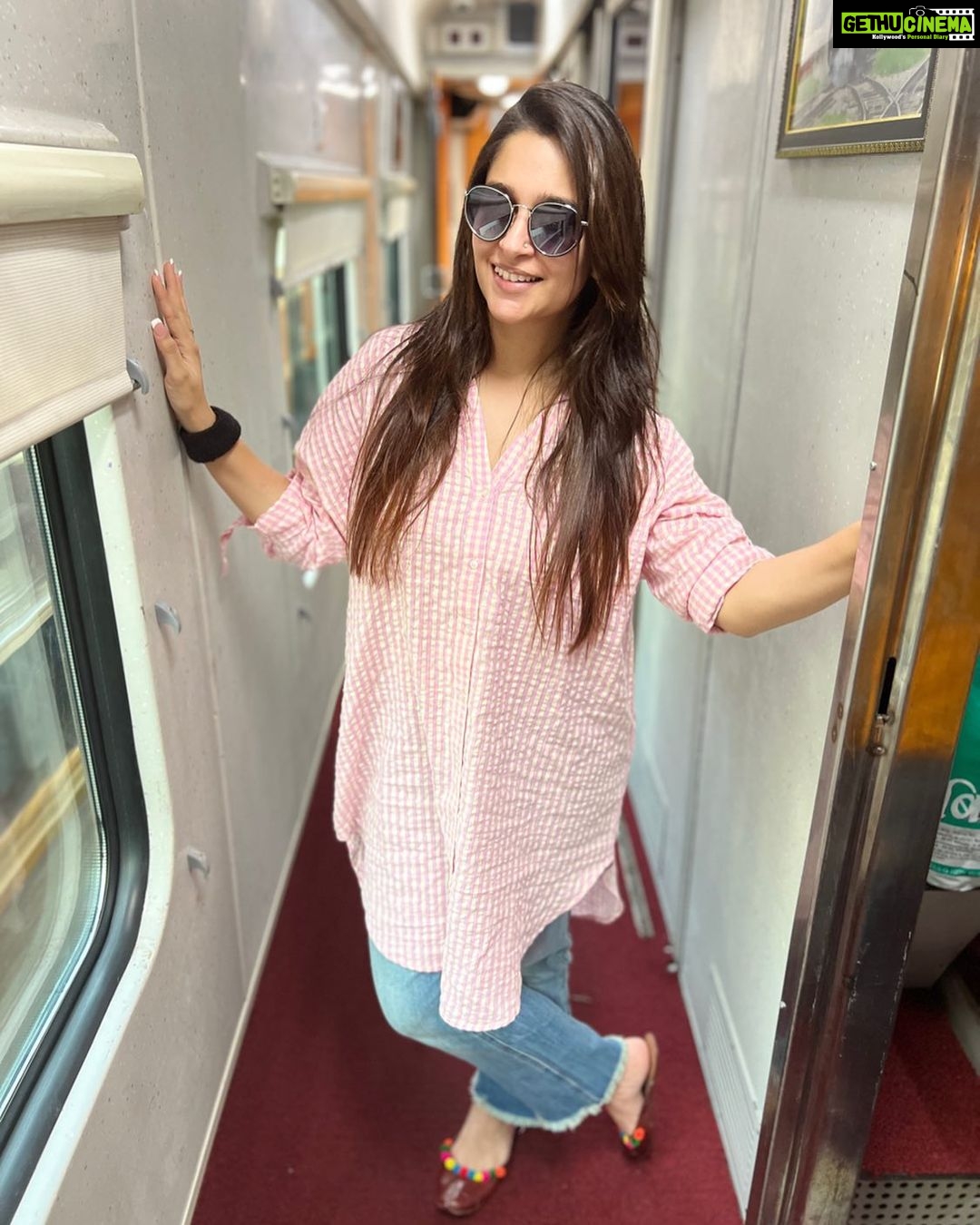 Dipika Kakar Instagram - Lo Safar Shuru Ho gaya…..