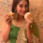 Dipika Kakar Instagram – When the lovely rains force you to break the diet!!! and just enjoy Garam Garam Vada Pav n Chaiiiiiiiii 💃🏼💃🏼💃🏼!!! PS: raining heavily!!! Be safe everyone!!