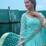 Dipika Kakar Instagram - once the heart feels blessed, the Smile is real!!!!! makeup: @im_mr_ketzsolzofficial_ hair: @shahingilani #kahaanhumkahaantum #shootlife #gratitude #alhamdulillah
