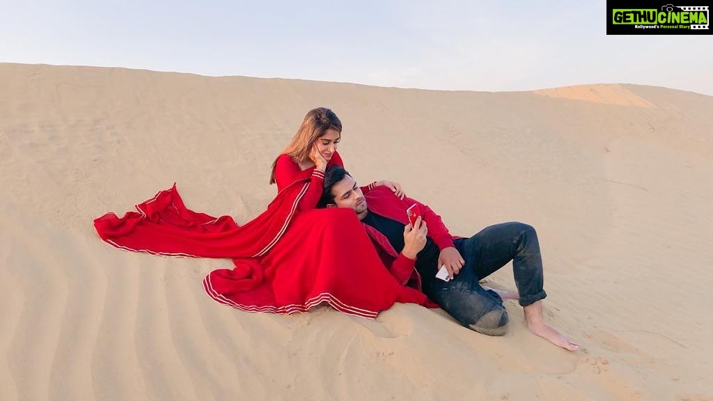 Dipika Kakar Instagram - A picture says a thousand words... this one is saying just one... LOVE ❤️!!! #throwback #khimsardunes
