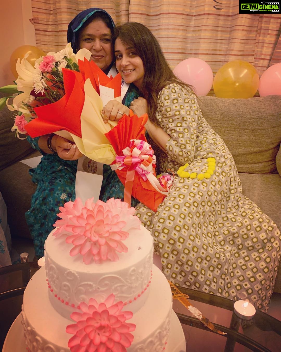 Dipika Kakar Instagram - She is the Best!!!!! And I am the luckiest that she is My Ammi ❤️❤️❤️ A very happy birthday to Ammi...she never fails to enlighten our lives with that lovely Smile!!!! love you Ammi 🤗🤗🤗🤗