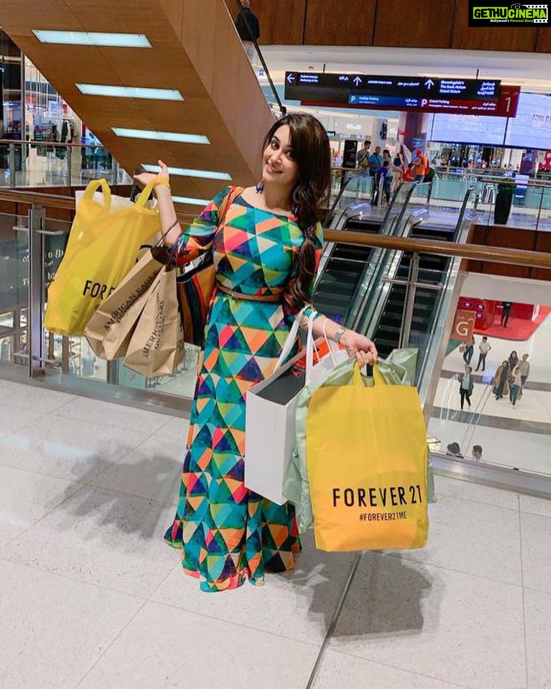 Dipika Kakar Instagram - Shop till you dropppp!!!! Its the 1st day in Dubai!!!! #DubaiMall ππ» See the next pic... to see whats happened to the husband!!! @shoaib2087 π€£π€£π€£π€£ The Dubai Mall - The World's Largest Shopping Mall!