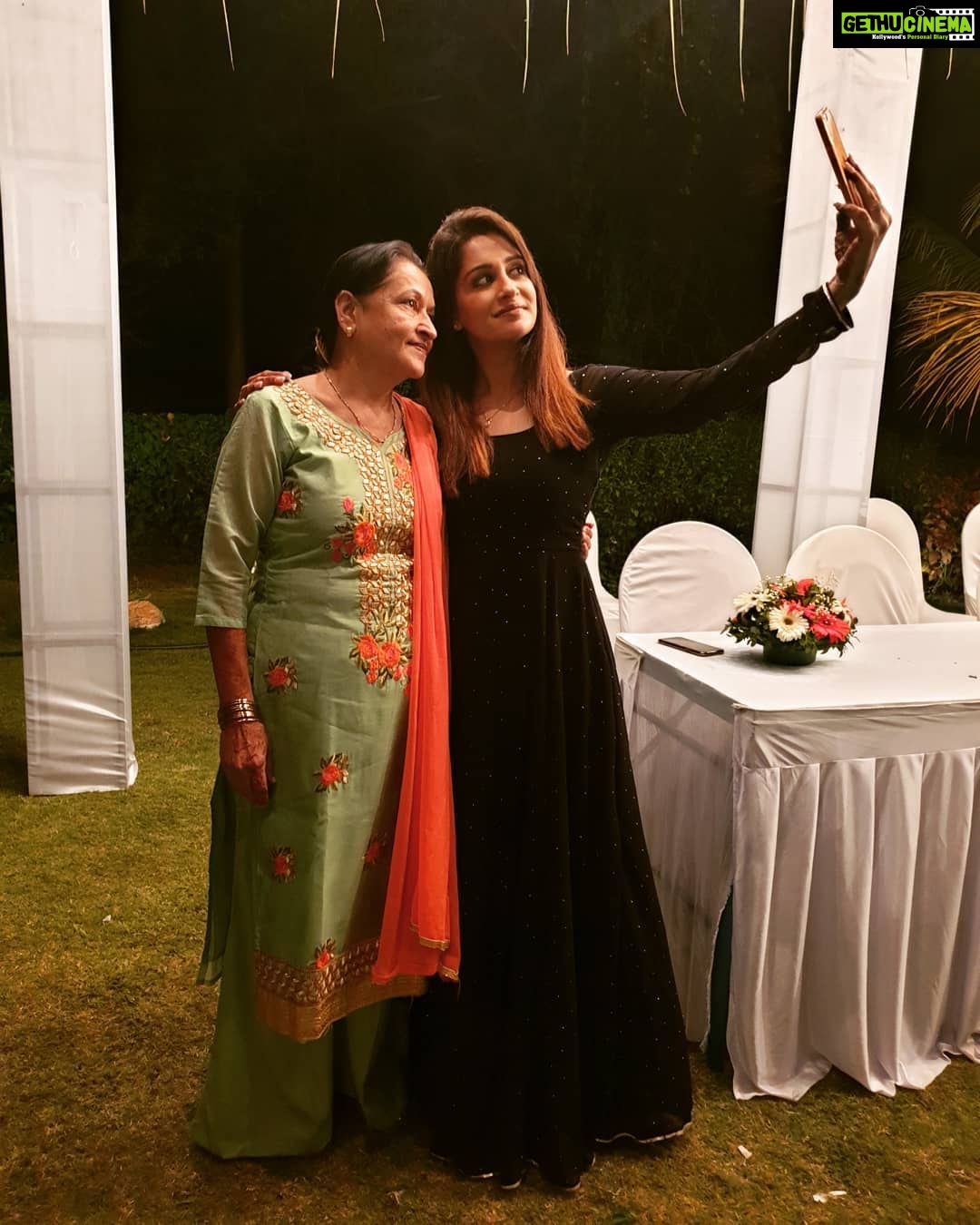 Dipika Kakar Instagram - Happy birthday my strong lady!!!! I love you mumma ❤❤❤❤ @renukakar1961