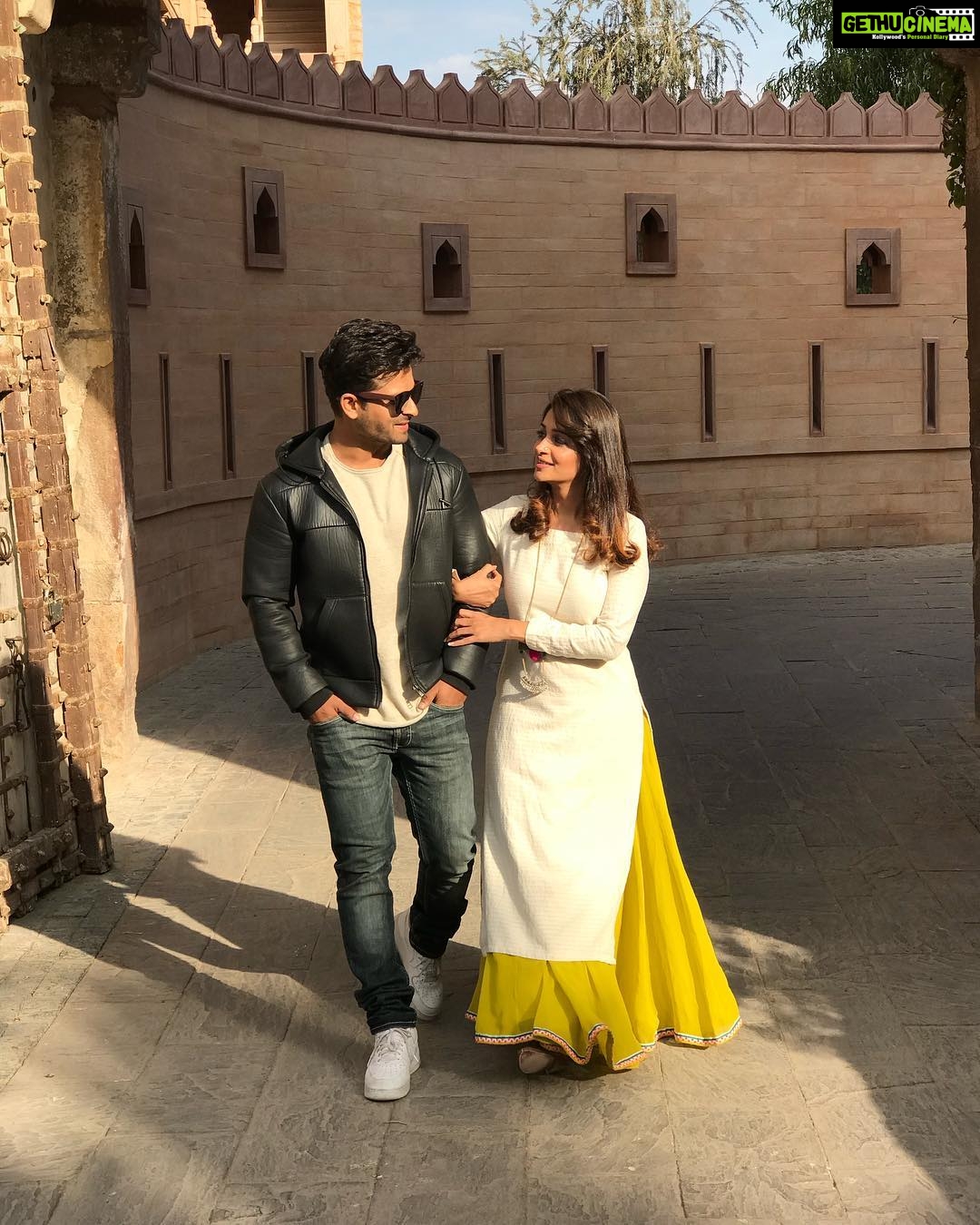 Dipika Kakar Instagram - A flower cannot blossom without sunshine, Thankyou for considering me as your flower and being the sunshine!!! 👫❤️ @shoaib2087