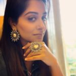 Dipika Kakar Instagram – jewellery is like the perfect spice, it always complements what’s already there.. :~ Diane von furstenberg .
.
.
.
jewellery by :- @jhaanjhariya