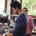 Dipika Kakar Instagram - So today on our 1st wedding anniversary my day started with this gesture by my Husband 😍.... mai bata dun ye kabhi kitchen me kadam nahi rakhte n he did this only to make me feel special... @shoaib2087 this is the sweetest effort..... ❤️❤️❤️ and definetly totally unexpected!!!