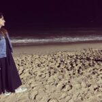 Dipika Kakar Instagram - i heart the beach ❤️🏖💃🏼 #excitementlevelhigh #happyme #beachlover . . . . jacket by :- @thequirkynaari shoes by :- @feet_me_up Goa,Baga Beach