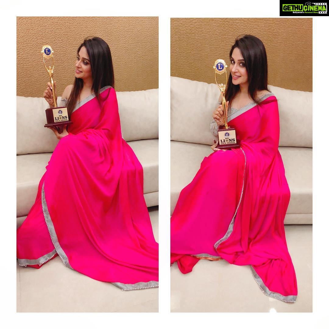 Dipika Kakar Instagram - thank u Lions gold awards and all my fans and loved ones... its only your support and love that I am.. what I am today 🙏🏻🙏🏻🙏🏻 😊 #lionsgoldawards2019 #BestRealityIcon